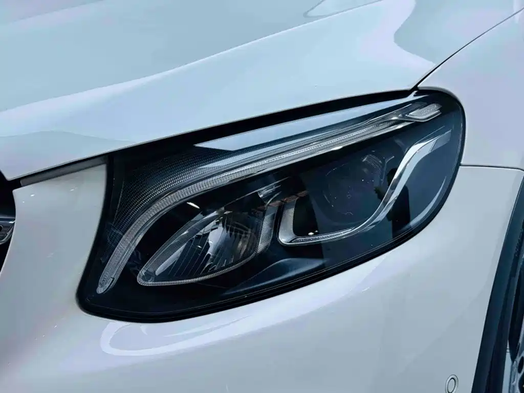 Mercedes-Benz GLC 2018 — фото 24