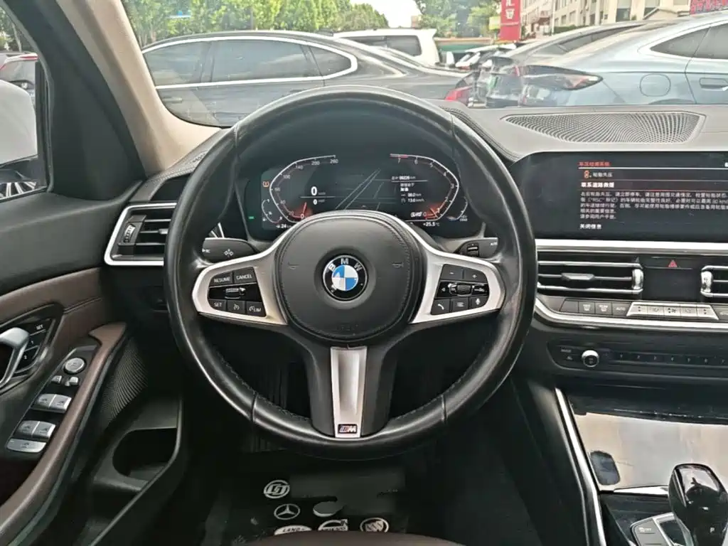 BMW 3 Series 2022 — фото 11