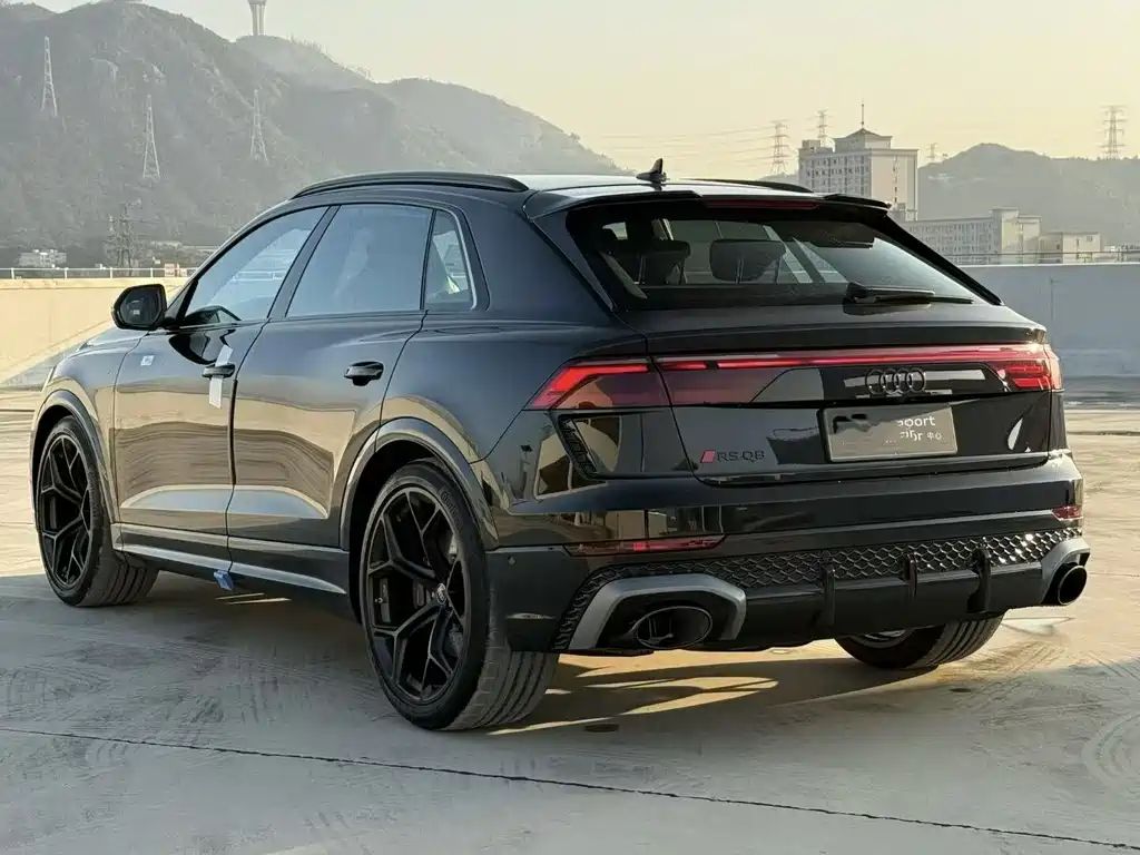 Audi RS Q8 2025 — фото 4