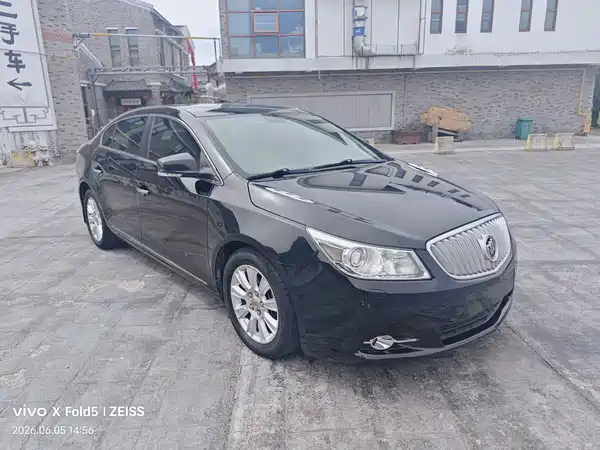 Buick LaCrosse 2011