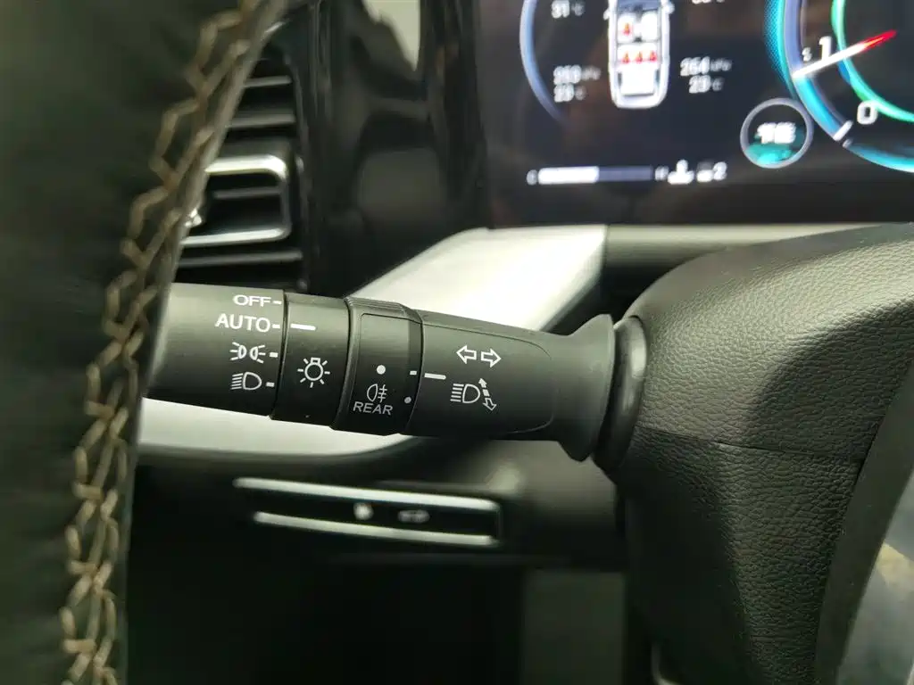 GAC Motor Trumpchi GS8 2023 — фото 21