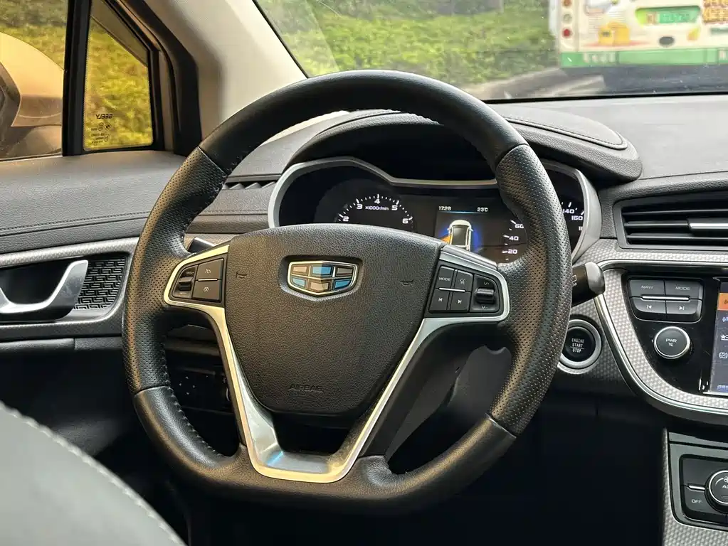 Geely Emgrand GS 2017 — фото 5