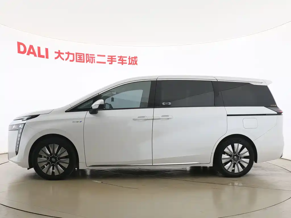 GAC Trumpchi E8 PHEV 2024 — фото 4