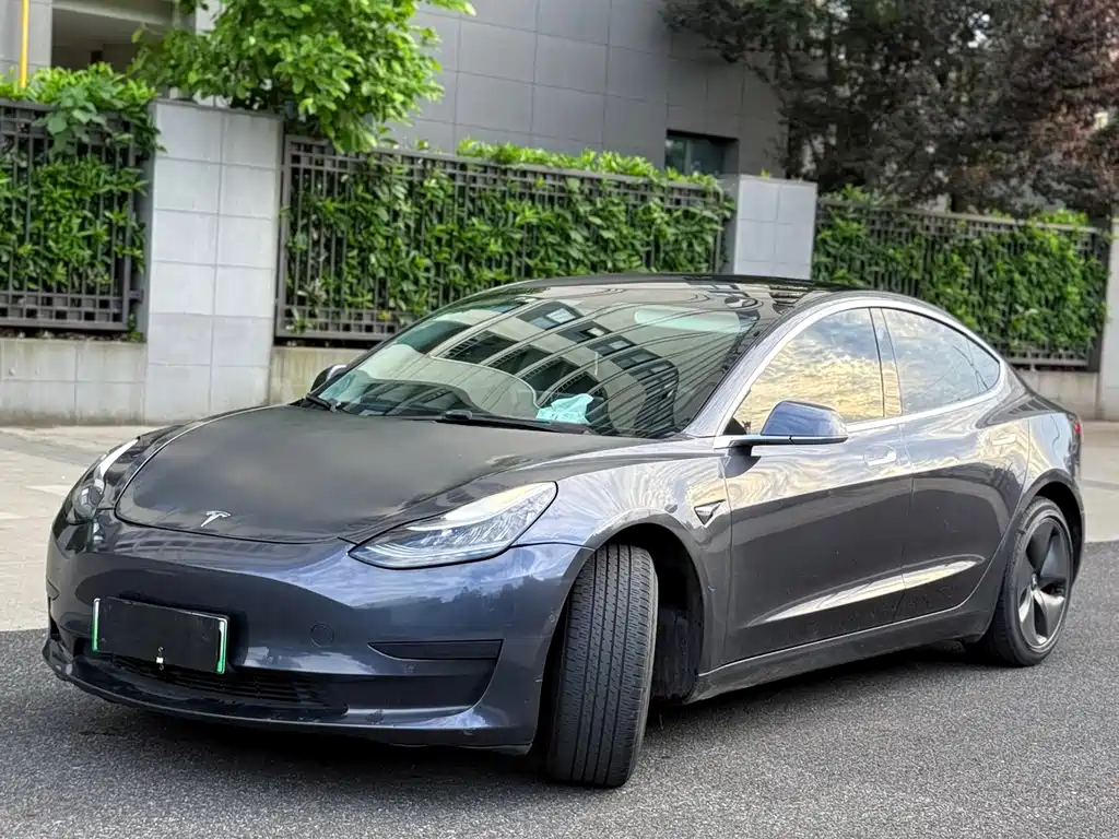 Tesla Model 3 2020 — фото 1