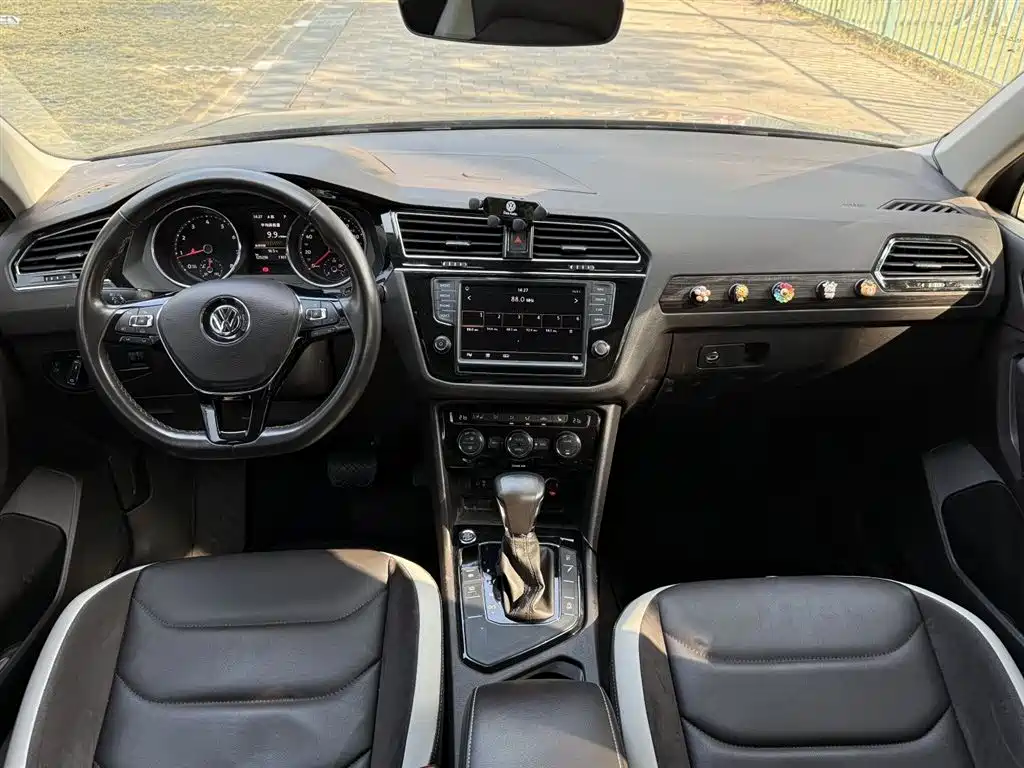 Volkswagen Tiguan L 2018 — фото 13