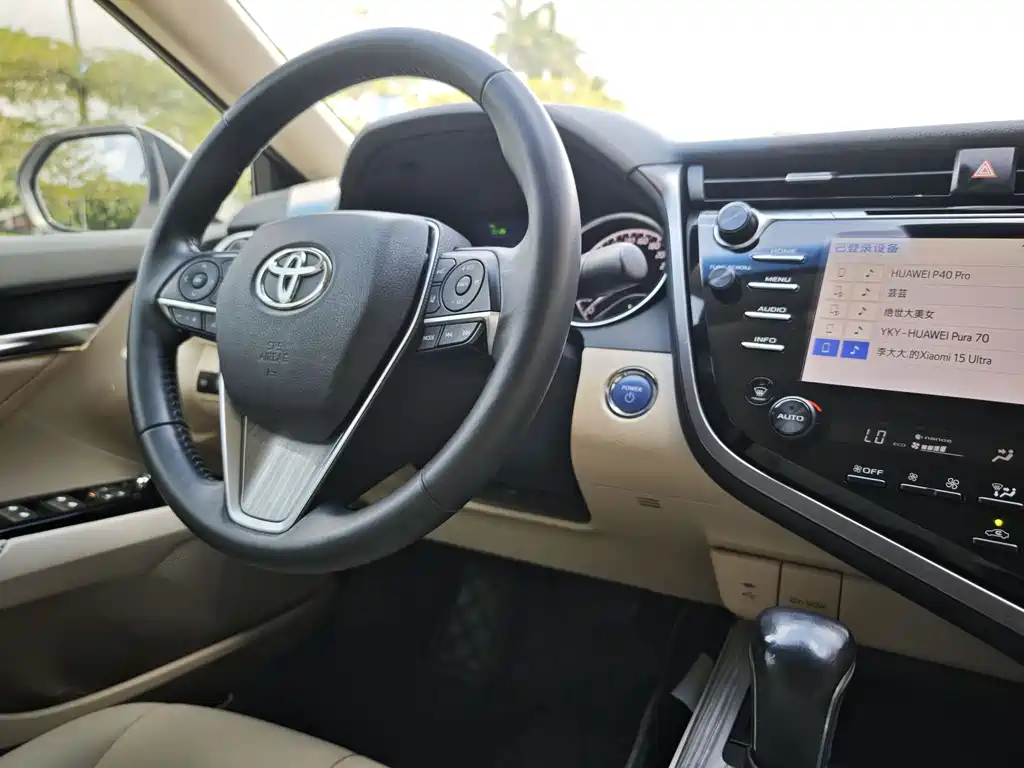 Toyota Camry 2018 — фото 11