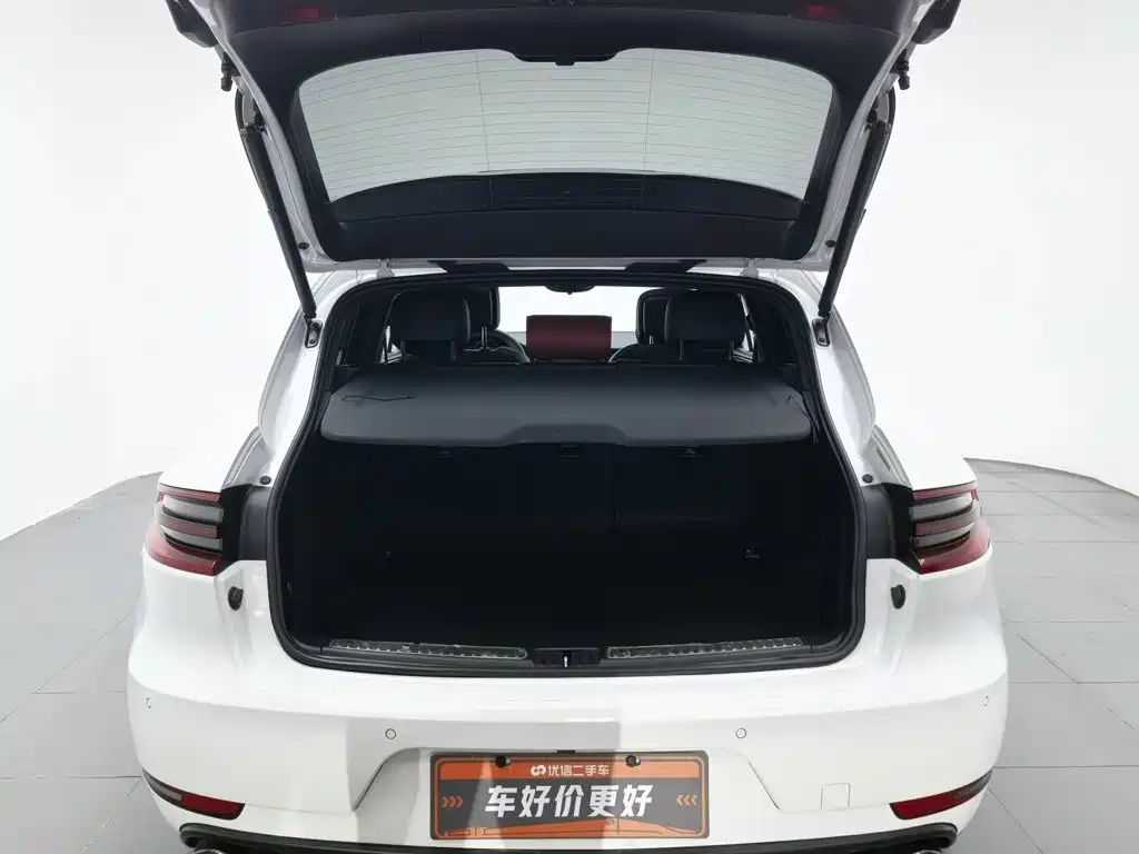 Porsche Macan 2017 — фото 16