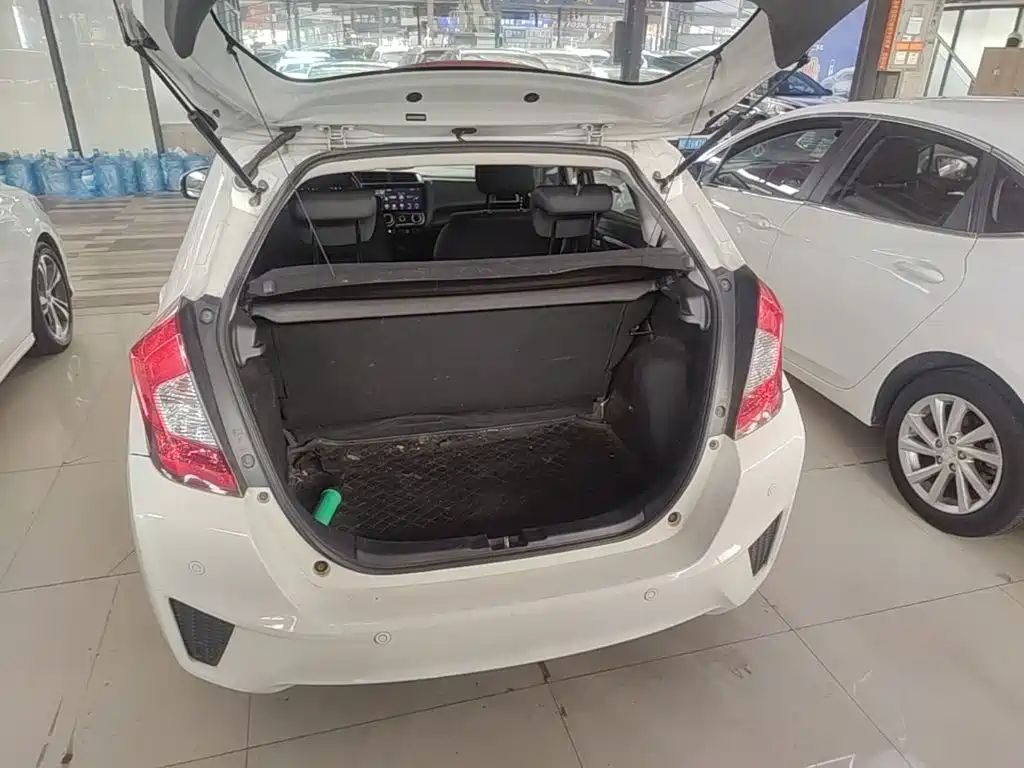 Honda Fit 2016 — фото 19