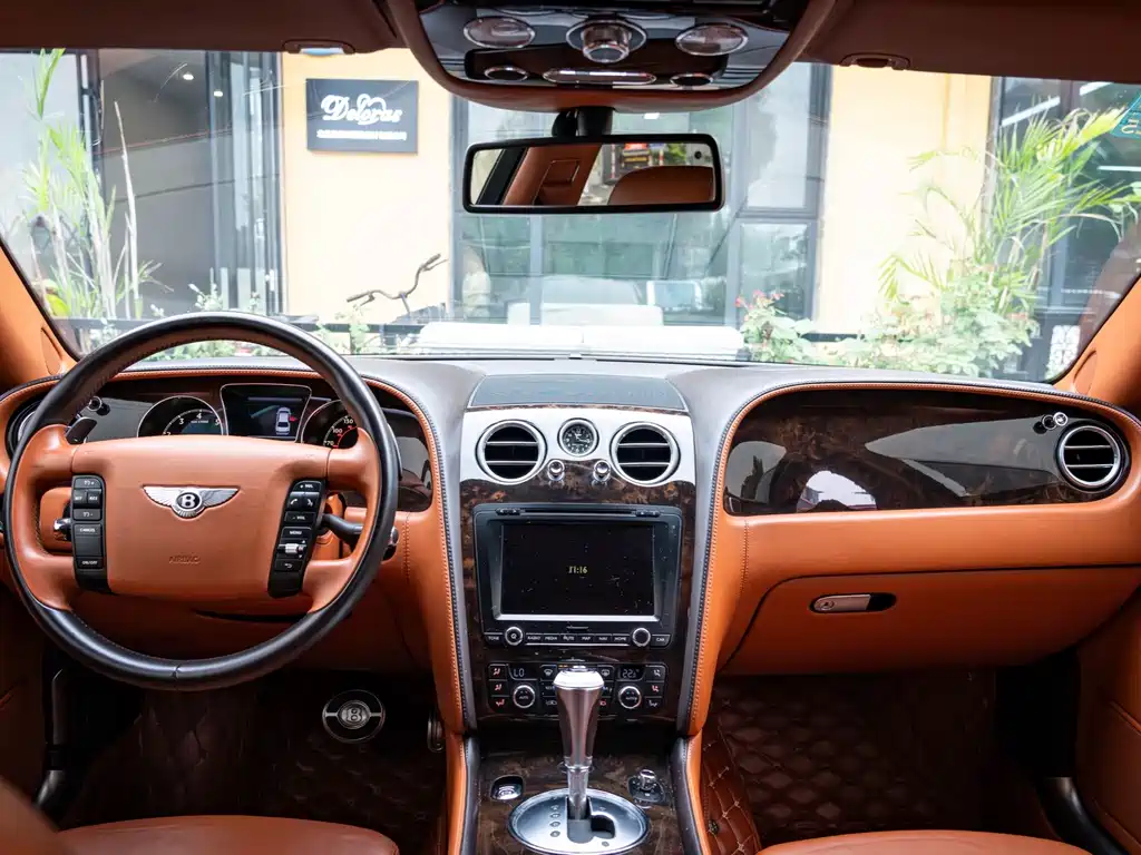 Bentley Flying Spur 2013 — фото 11