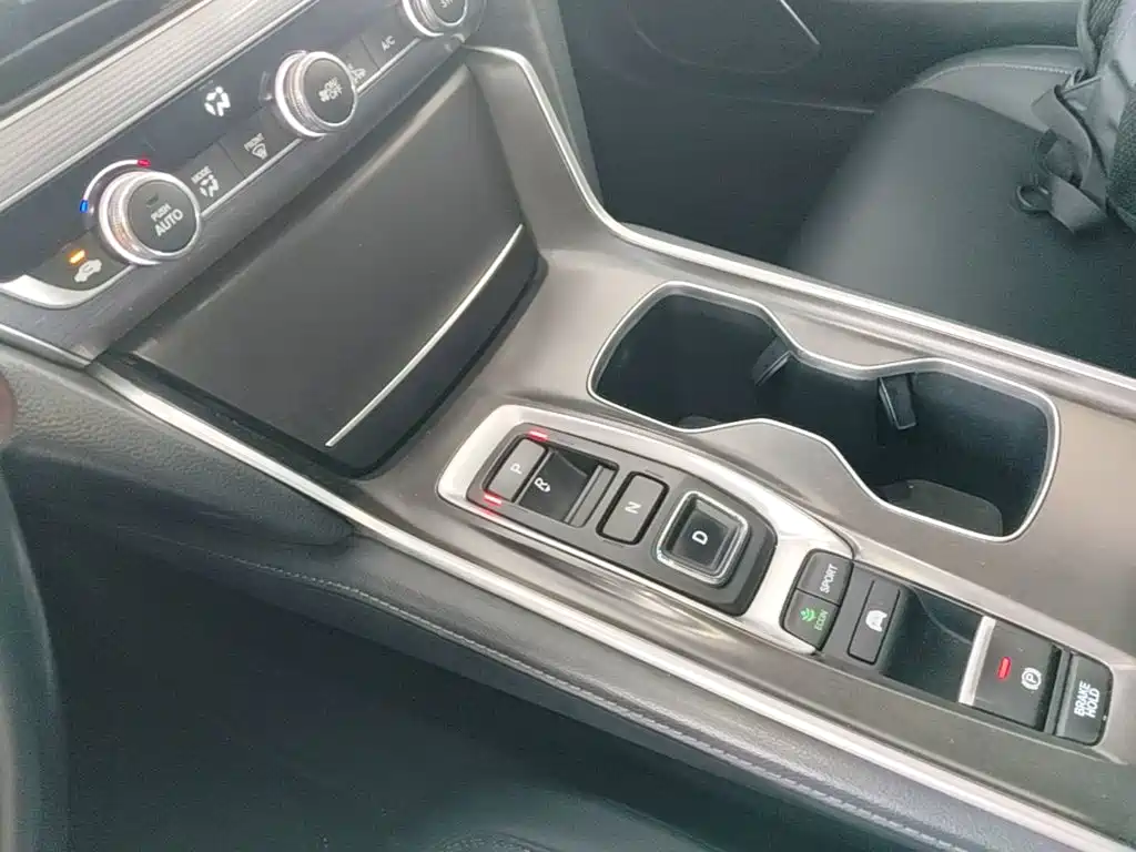 Honda Accord 2020 — фото 14