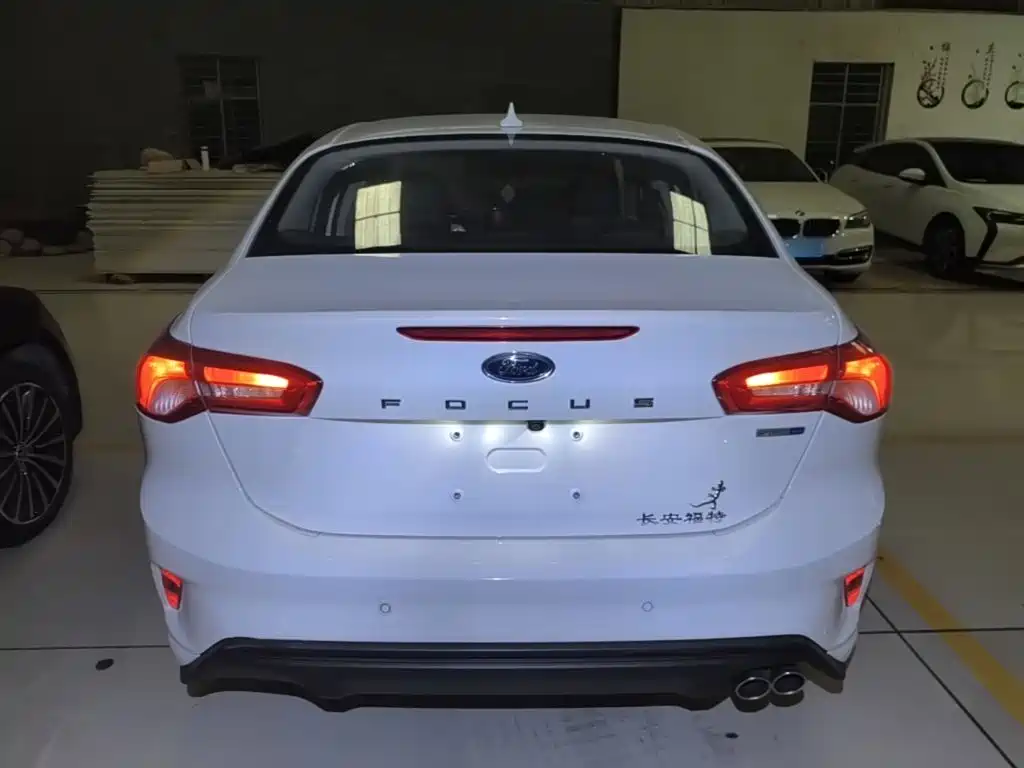 Ford Focus 2020 — фото 6