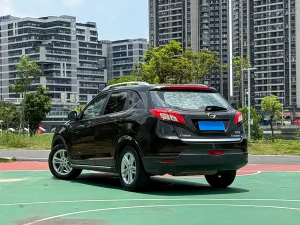 GAC Trumpchi GS5 2014