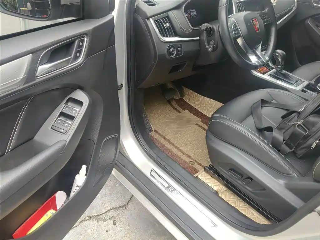 Roewe RX5 New Energy 2020 — фото 12