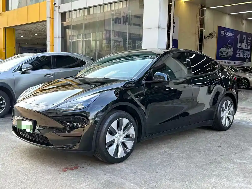 Tesla Model Y 2023 — фото 1