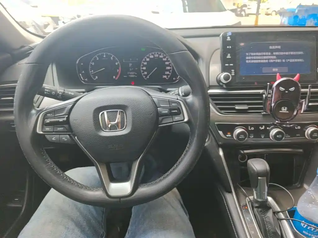 Honda Accord 2019 — фото 10