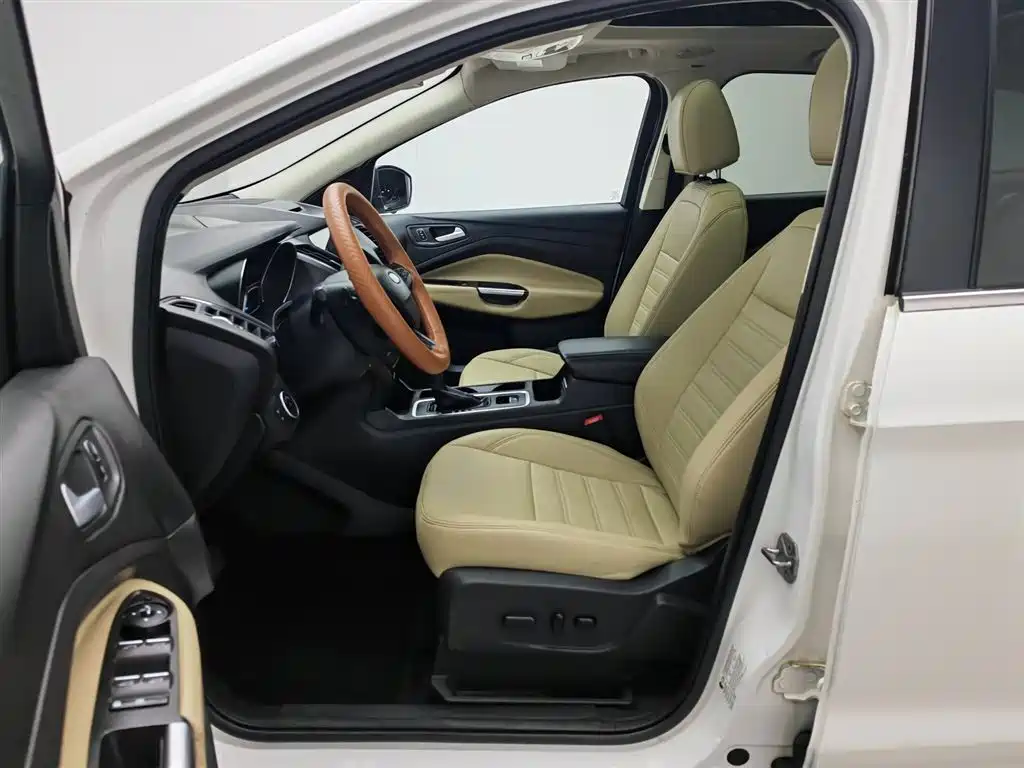 Ford Kuga 2016 — фото 10