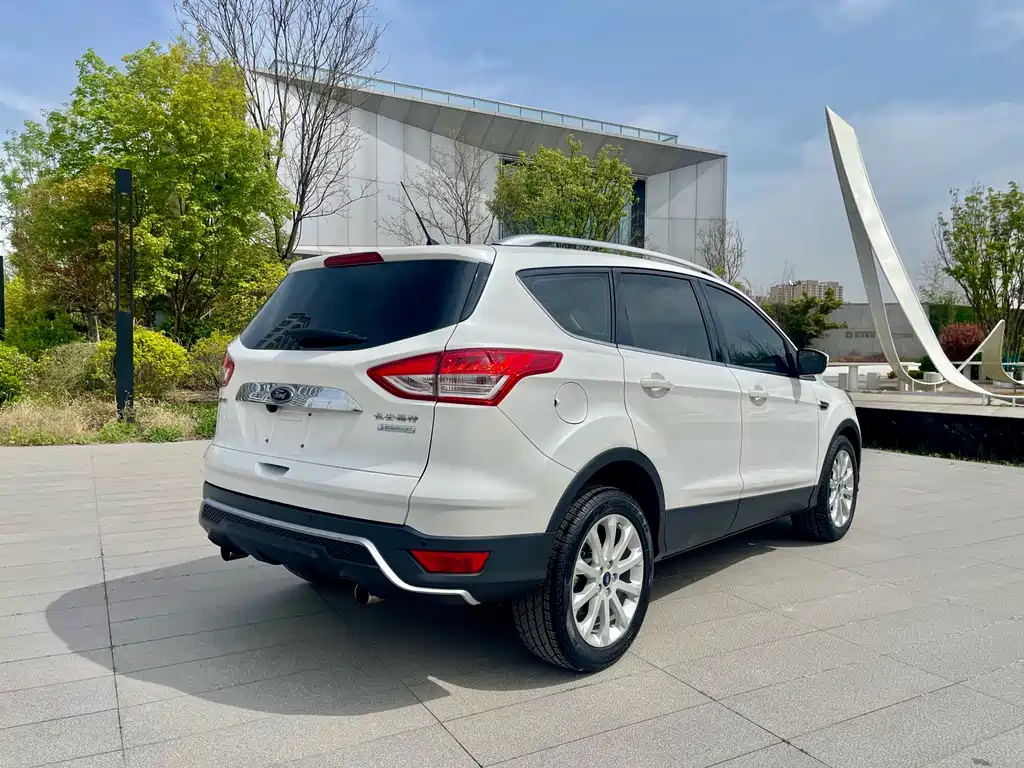 Ford Kuga 2016 — фото 19