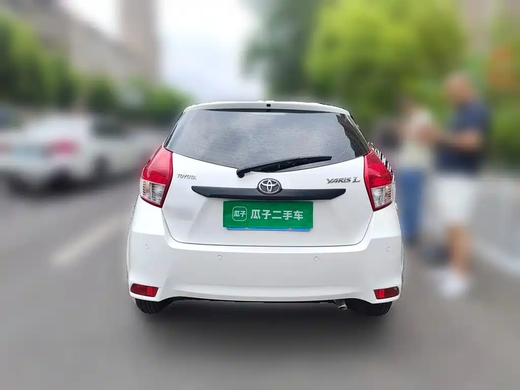 Toyota Yaris L 2015