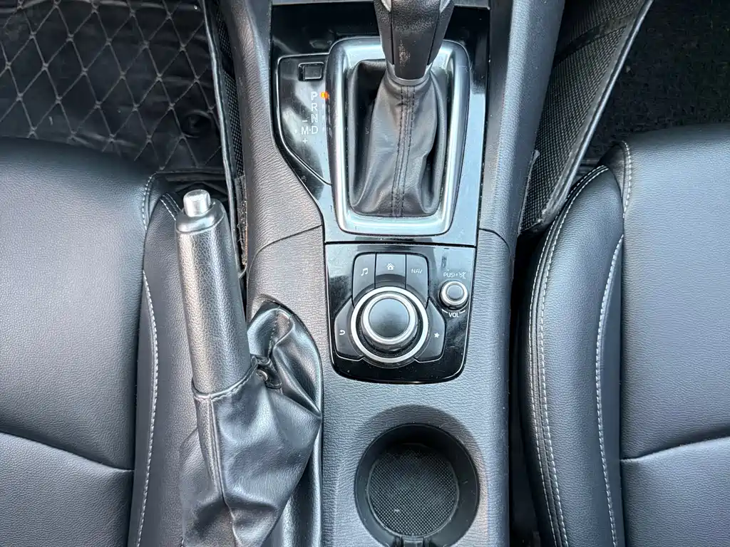 Mazda 3 Axela 2016 — фото 16
