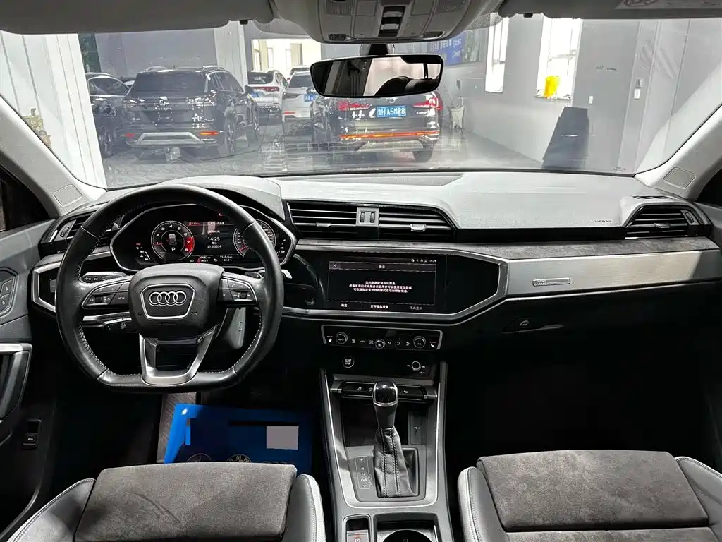 Audi Q3 2022 — фото 11