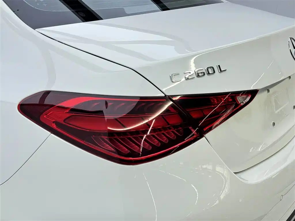 Mercedes-Benz C-Class 2023 — фото 10