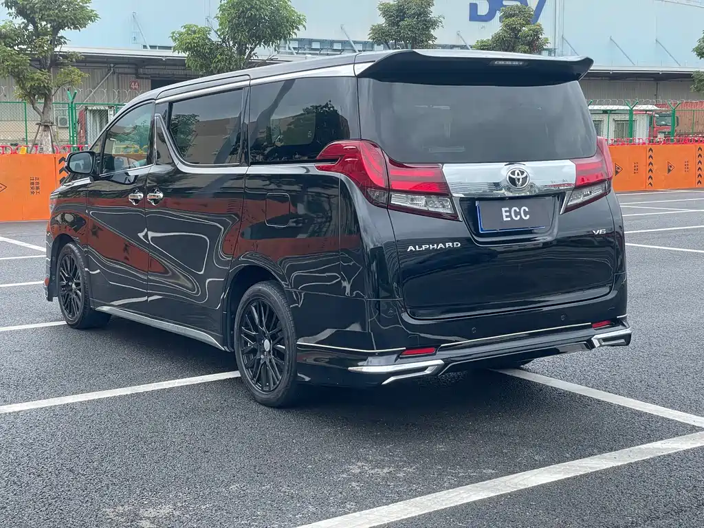 Toyota Alphard 2016 — фото 4