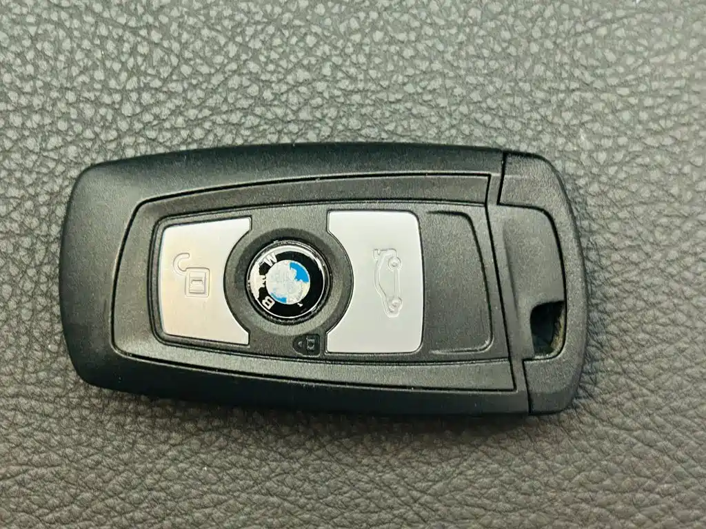 BMW 3 Series 2017 — фото 13