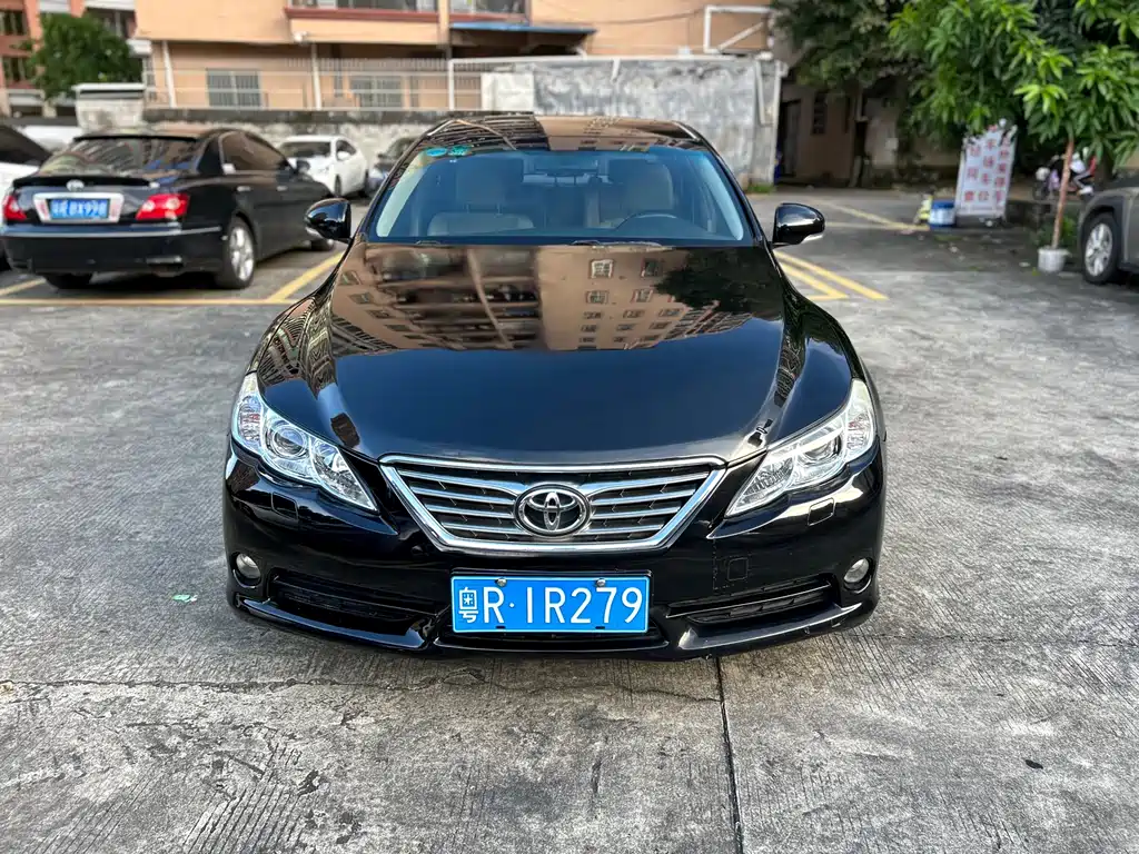 Toyota Reiz 2010