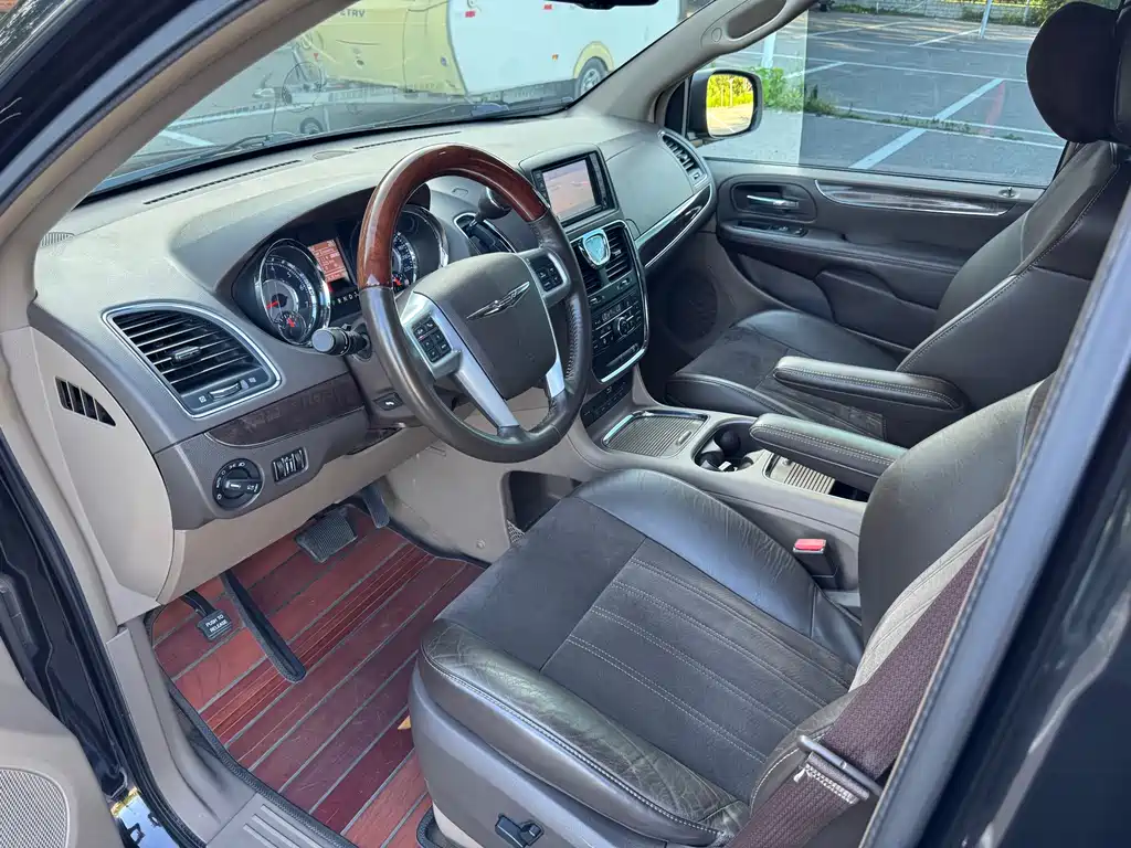 Chrysler Grand Voyager 2014 — фото 14
