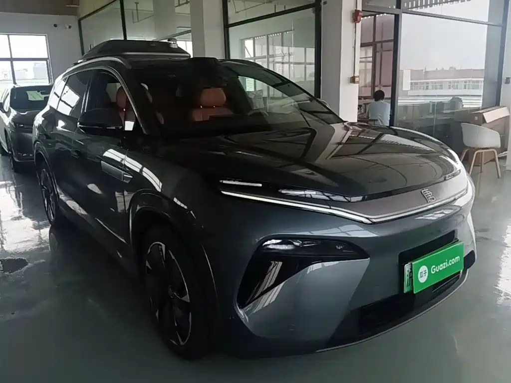 BYD Tang L 2025