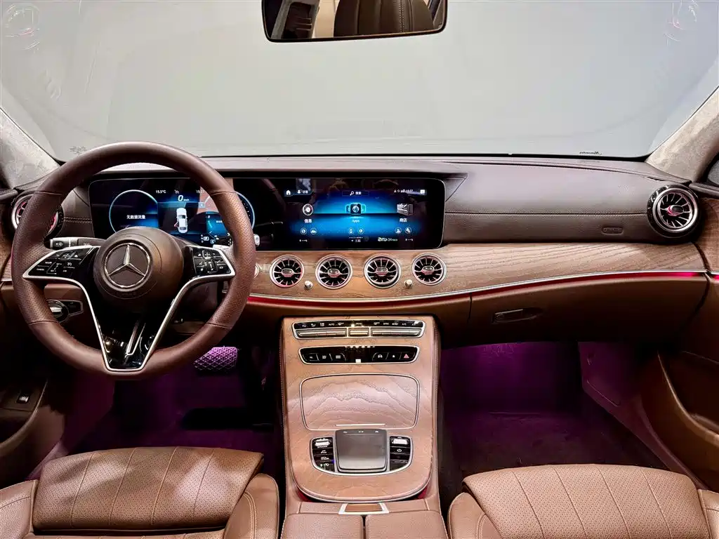 Mercedes-Benz E-Class 2022 — фото 13