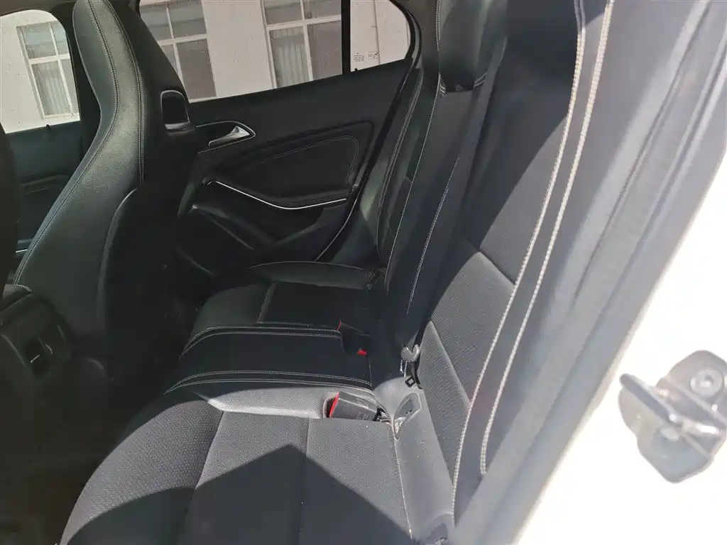 Mercedes-Benz GLA 2018 — фото 13