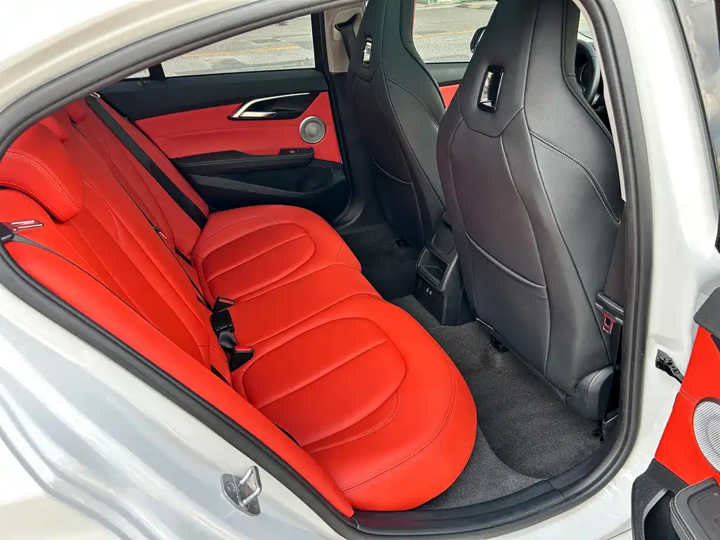 BMW 1 Series 2021 — фото 17