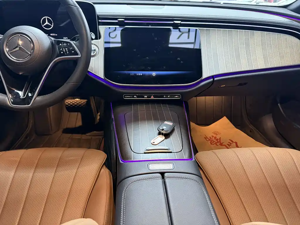 Mercedes-Benz E-Class 2025 — фото 8