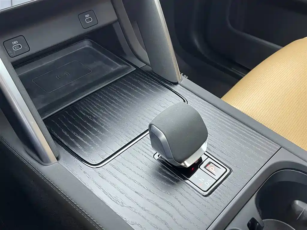 Land Rover Discovery Sport 2024 — фото 11