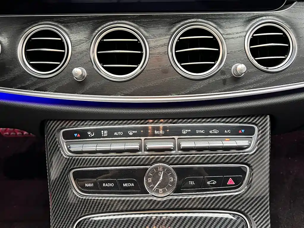 Mercedes-Benz E-Class 2018 — фото 11