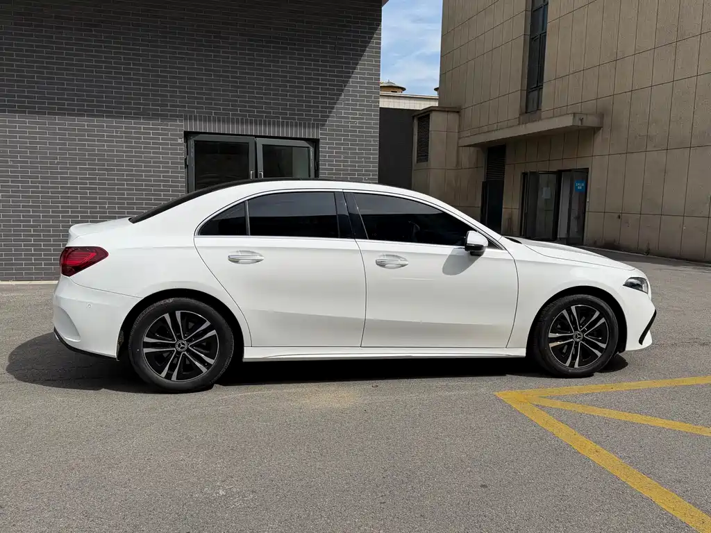 Mercedes-Benz A-Class 2023 — фото 19