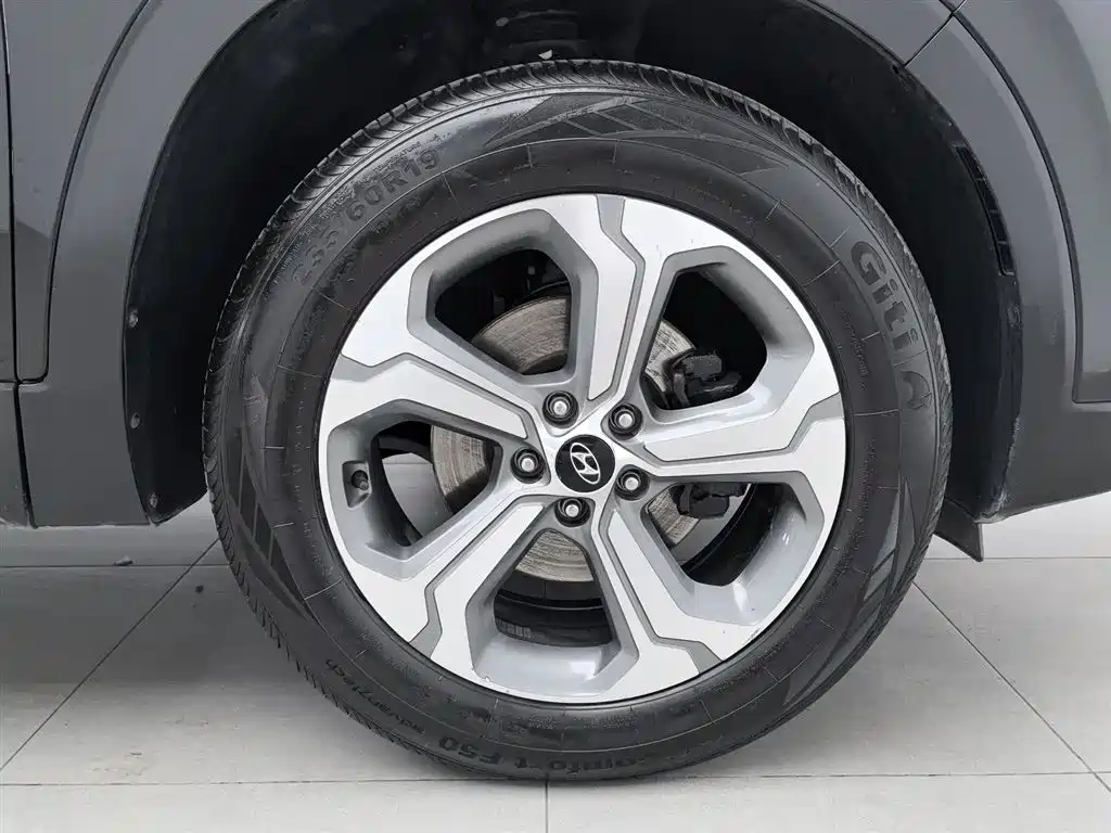Hyundai Santa Fe 2020 — фото 17