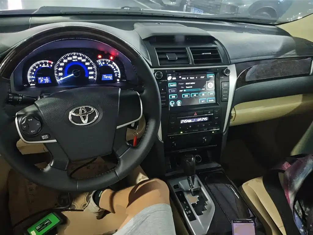 Toyota Camry 2015 — фото 6