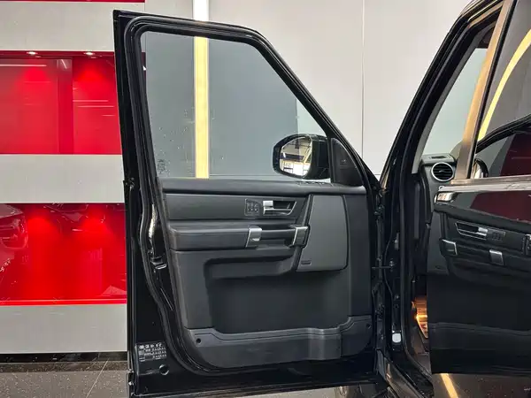 Land Rover Discovery 2017