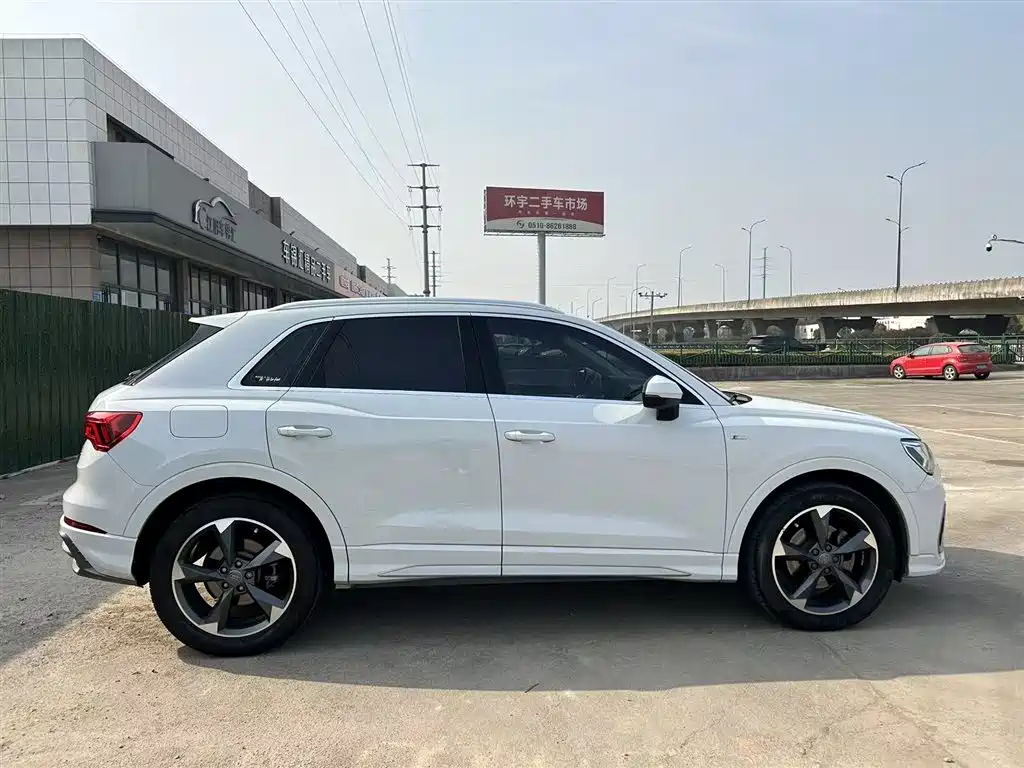 Audi Q3 2020 — фото 4