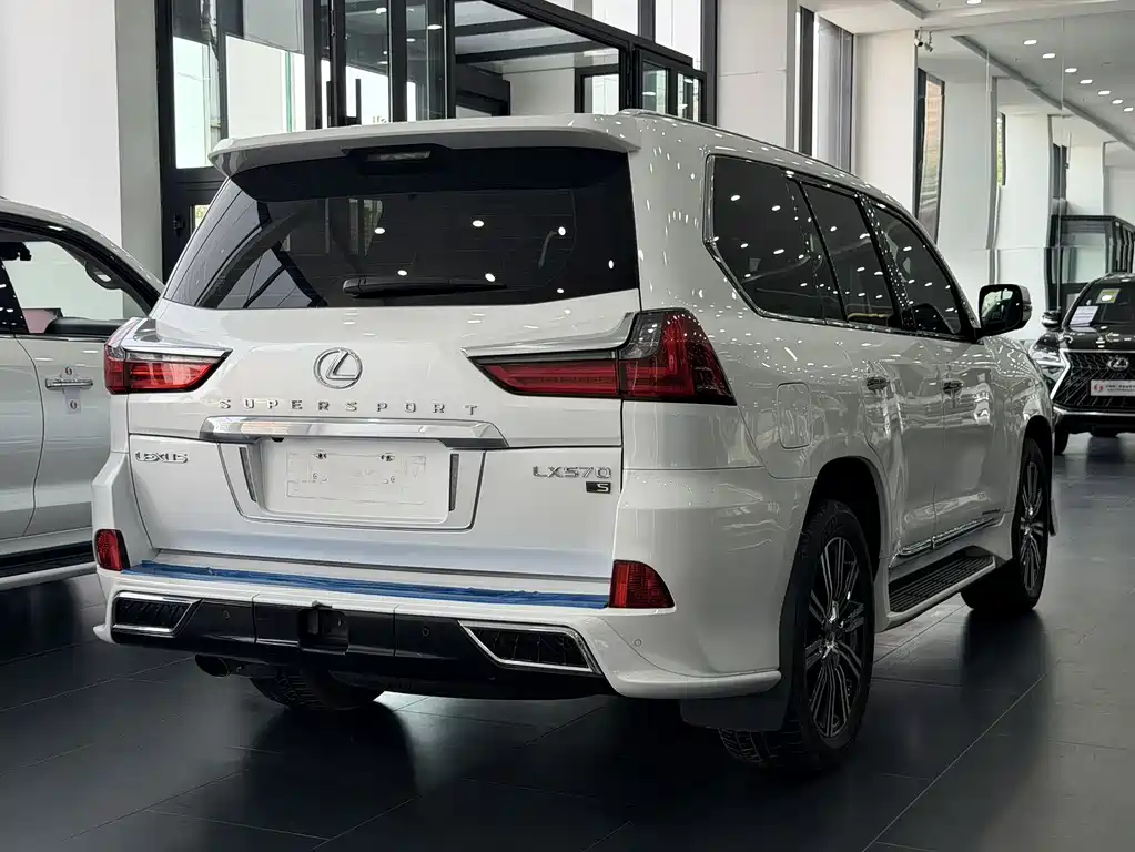 Lexus LX 2019 — фото 14