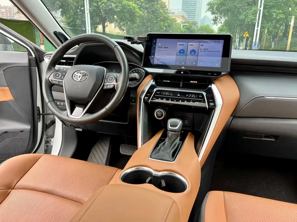 Toyota Venza 2022 — фото 18