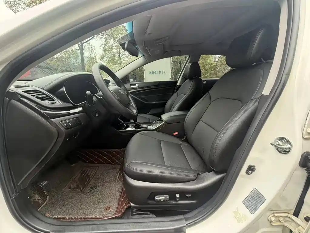 Kia Cadenza 2015 — фото 4