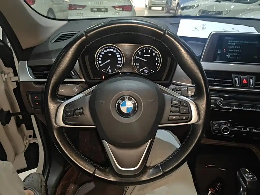 BMW X1 2018 — фото 11