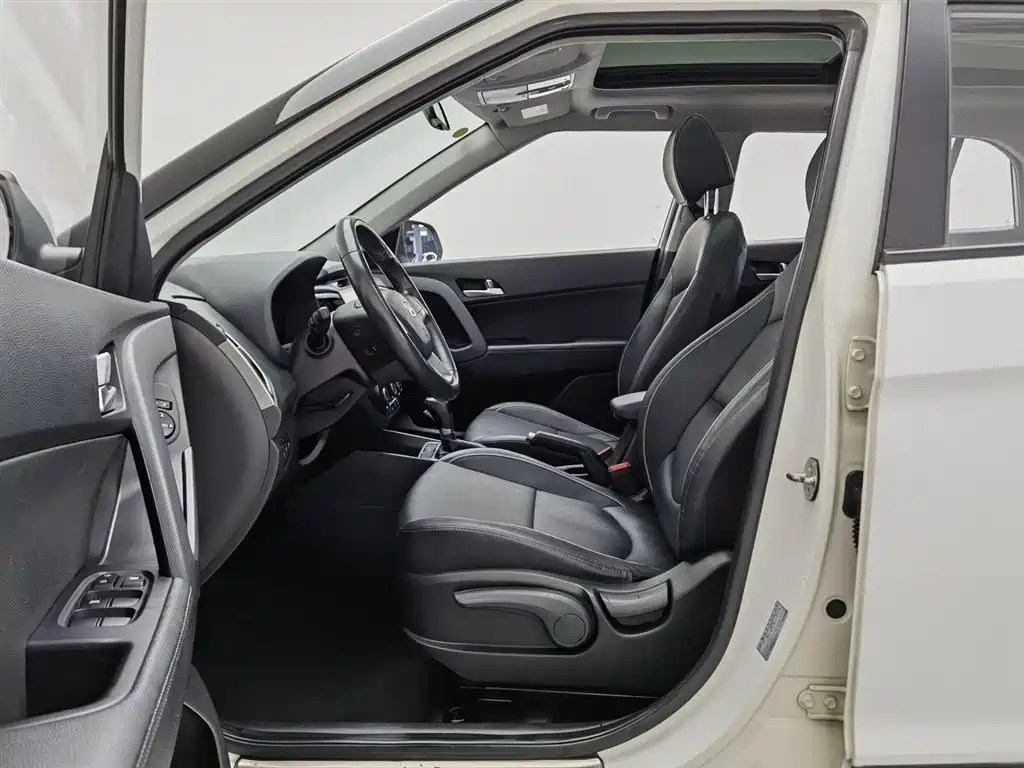 Hyundai ix25 2016 — фото 10