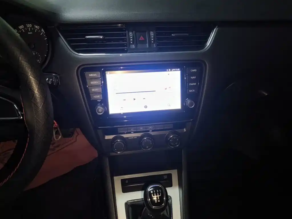Skoda Octavia 2016 — фото 13