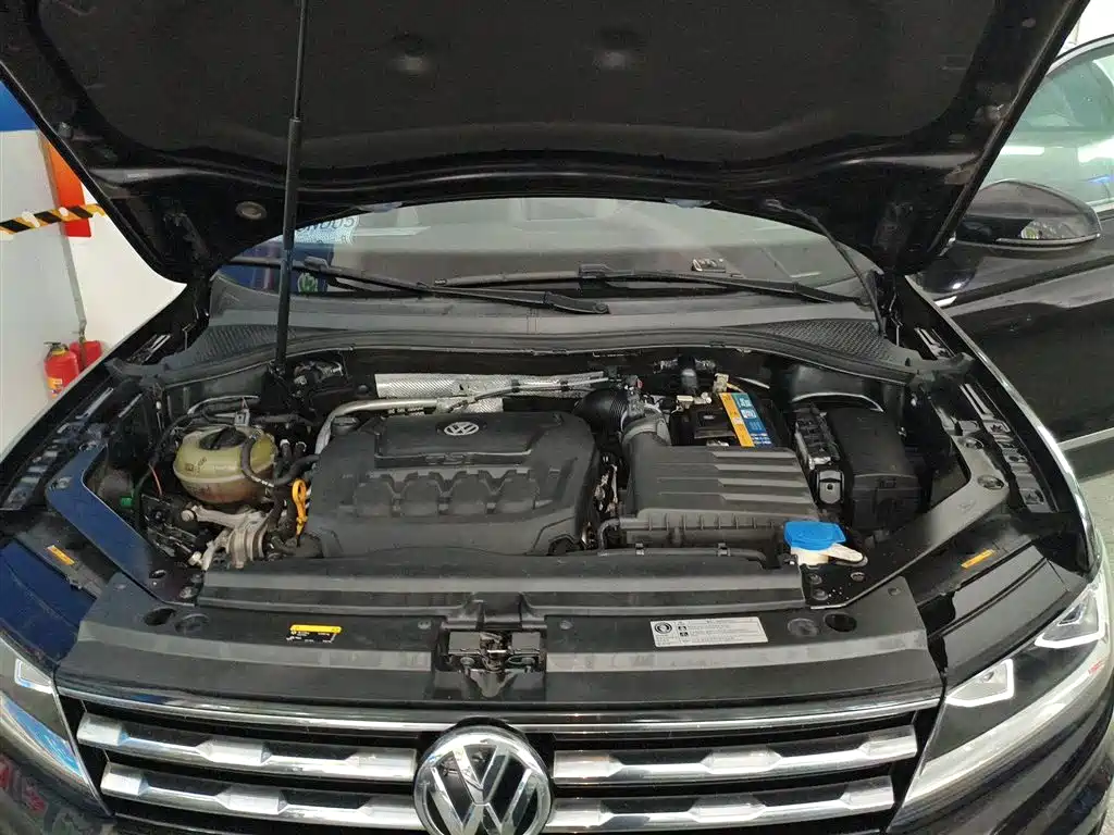 Volkswagen Tiguan L 2018 — фото 12