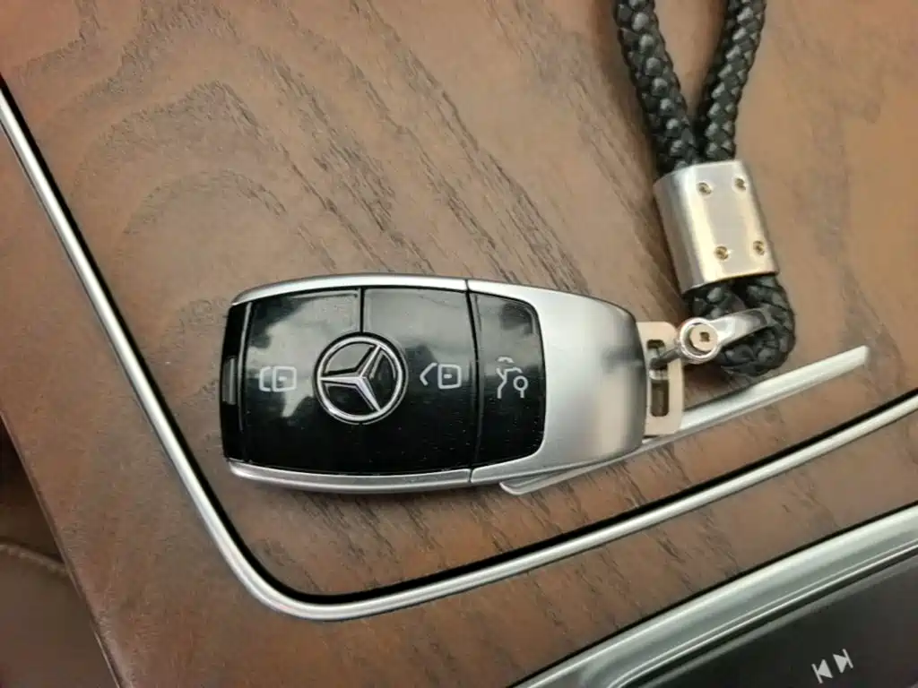 Mercedes-Benz E-Class 2021 — фото 9