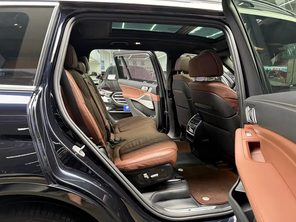 BMW X7 2021 — фото 16